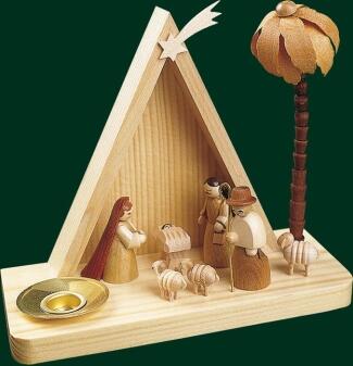 Kerzenhalter – detailreiche Krippenszene mit Palme, naturfarben, mit Messingeinsatz – HxB = 13 x 10 
