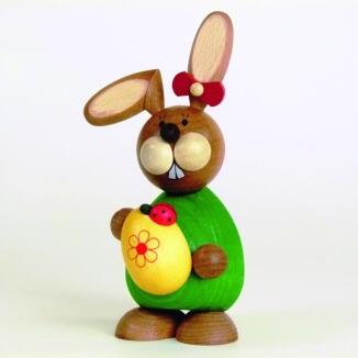 Osterhasen – Liebevoll gestalteter Osterhase mit Osterei und Marienkäfer – BxHxT ca. 5,5x12x5 cm
