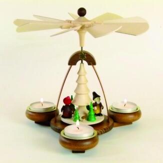 Teelichtpyramide – fröhliche Waldwichtel auf naturbelassenem Holz, handgefertigt und farbenfroh –