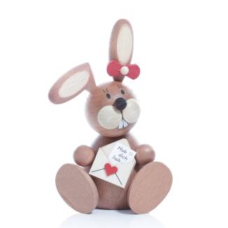 Osterfigur - Osterhäsin sitzend mit Brief - Vorderansicht