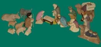 Krippe – farbenfrohe, detailreiche Figuren aus hochwertigem Holz, handgefertigt – 17-teilig, H = 9