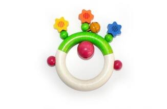 Babyspielzeug – fröhliche Rassel mit bunten Blumen und Glöckchen, aus Buchenholz – BxHxT = 11 x 12 x