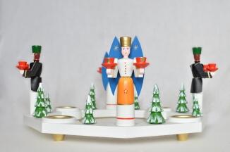 Lichterkranz – detailreicher Tischkranz in Weiß mit Engel, Bergmann und Rauhreifbäumen – für 4