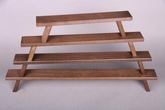 Schwibbogenerhöhung – Handgefertigte Unterstellbank aus braun lackiertem Naturholz, vielseitig