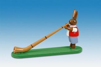 Osterhasen – farbenfroher musizierender Osterhase mit Alphorn, Hemd und Weste – BxHxT ca. 3x7,5x3 cm