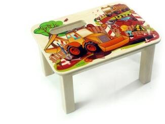 Fußbank mit farbenfrohem Baustellenmotiv aus Holz für Kinder von Hess Holz Spielzeug, 33 cm breit,