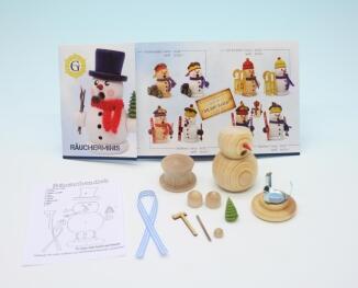 Bastelbausatz liebevoller Schneemann mit Laptop und Kappe naturfarben aus Holz von Kunstgewerbe Gerd