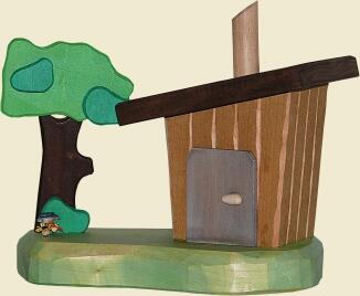 Räucherhaus – detailreicher Stall mit Baum, naturfarben – BxHxT = 10 x 19 x 8 cm