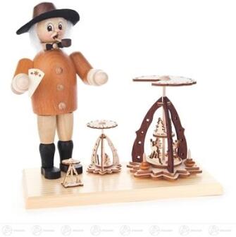 Räuchermann Pyramidenbauer aus Holz mit kleinen Weihnachtspyramiden und Werkzeug von Großhandel