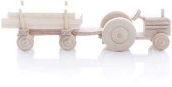 Miniaturfahrzeug Traktor mit Langholz auf dem Anhänger Natur - Ansicht Rechts - Räder drehen sich
