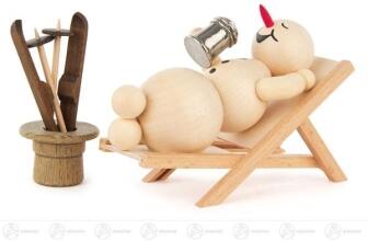 Schneemann &ndash; fr&ouml;hlich entspannter Liegestuhlurlauber mit roter Bommelm&uuml;tze,