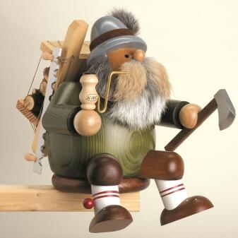 Räuchermann – rustikaler Holzfäller mit Pfeife, grüner Jacke und Axt, farbenfrohe Holzfigur aus dem