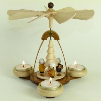 Teelichtpyramide – detailreiche Weihnachtsbäckerei mit drehenden Figuren, naturfarben – BxHxT = 19.5