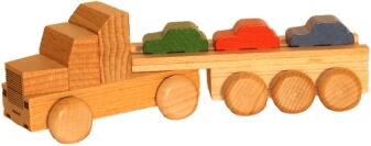 Holzspielzeug - farbiger Sattelzug mit Autoauflieger - Länge ca. 15 cm