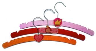 Kleiderbügel aus Holz mit Prinzessinnen-Motiven im farbenfrohen 3er-Set in Orange, Rot und Pink von