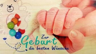 Holzkarte zur Geburt mit niedlichem Handmotiv und bunten Kugeln, liebevoll gestaltet von Hess Holz