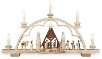 Lichterbogen – detailreiche Krippenszene mit naturfarbenen Figuren und elektrischer Beleuchtung –