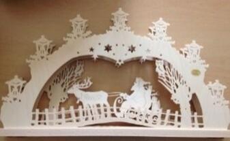 3D-Lichterbogen – detailreiche Schlittenfahrt mit Rentier und Weihnachtsmann – BxHxT 52 x 32 x 4,5