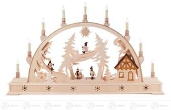 Schwibbogen mit Winterkindern elektrisch beleuchtet aus Holz, mit spielenden Kindern, Tannen und