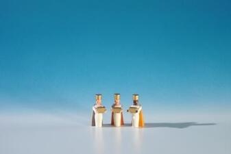 Miniaturfiguren – Heilige Drei Könige mit farbenfrohen Gewändern und goldenen Akzenten – Höhe ca.