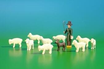 Miniaturfigur – Schafherde mit Hirte und Hund naturfarben handgefertigt aus Holz – BxHxT ca.