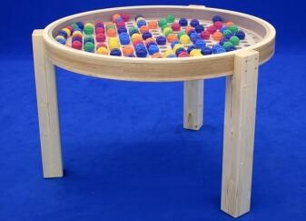 Holzspielzeug - robuster großer Kugeltisch mit 105 Kugeln - LxBxH 120x80x150mm