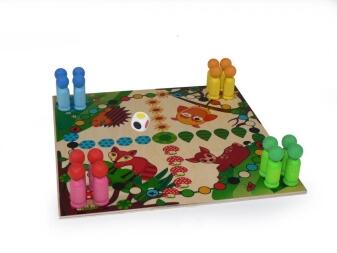 Brettspiel – Waldtiere auf detailreichem Holzbrett mit Würfel – BxHxT 30 x 4 x 30 cm