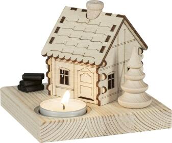 Räucherhaus – detailreiches Fachwerk mit gedrechseltem Bäumchen, naturfarben – BxHxT = 11,5 x 11,5 x