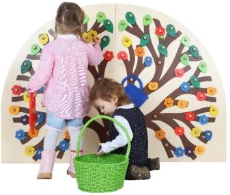 Holzspielzeug Wand-Steckspiel Busch von SINA Spielzeug GmbH, 150 cm, mit Baummotiv und bunten