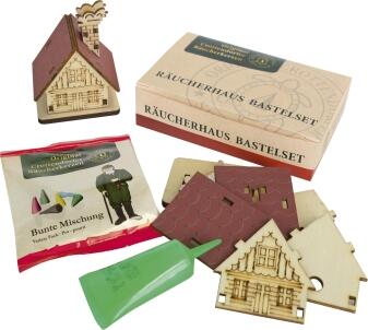 Räucherhaus Bastelset – detailreich, warmholzfarben mit 5 Räucherkerzen – BxHxT = 12 x 8 x 3,5 cm
