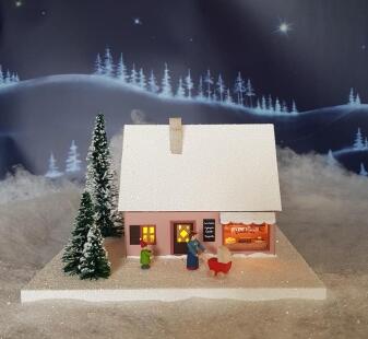 Lichterhaus – Charmante kleine Bäckerei ohne Marktbude mit winterlicher Dekoration – BxHxT ca.