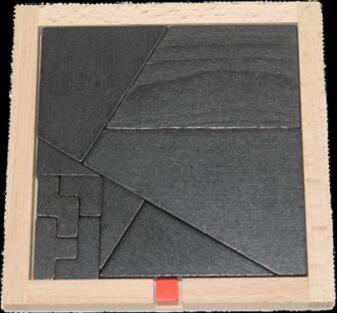 Holzspielzeug - kreatives Knobelspiel kleiner roter Würfel - BxHxT 13x1,2x13cm