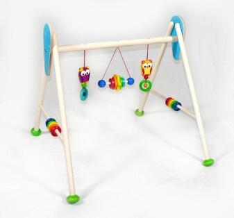 Babyspielgerät – Trapez mit Eule und bunten Holzperlen und Glocken – BxHxT 62 x 54 x 57 cm