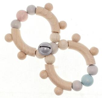 Babyspielzeug farbenfrohe Rassel mit Glocke in rosa, blau und natur aus Holz von Hess Holz
