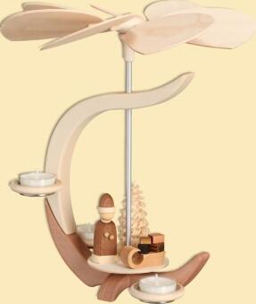 Pyramide Tischpyramide Weihnachtsmann mit Geschenkeschlitten natur C-Form drehbar aus Holz von