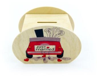 Spardose aus Holz Just married mit Auto und Herzmotiven von Hess Holz Spielzeug, liebevolle
