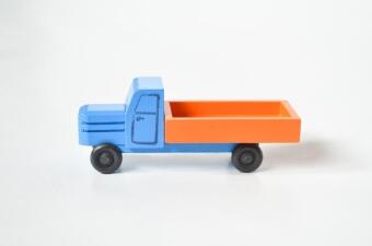Holzspielzeug Lastenauto mit Pritsche in Blau und Orange von Traditionelles Holzspielzeug Robbi