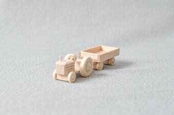 Holzspielzeug Miniatur-Traktor mit Anhänger naturbelassen von Traditionelles Holzspielzeug Robbi