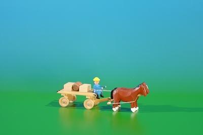 Miniatur Gespann Lattenwagen in natur mit Pferde , Ladung: 2 Kisten, 1 Fass Länge ca 9cm