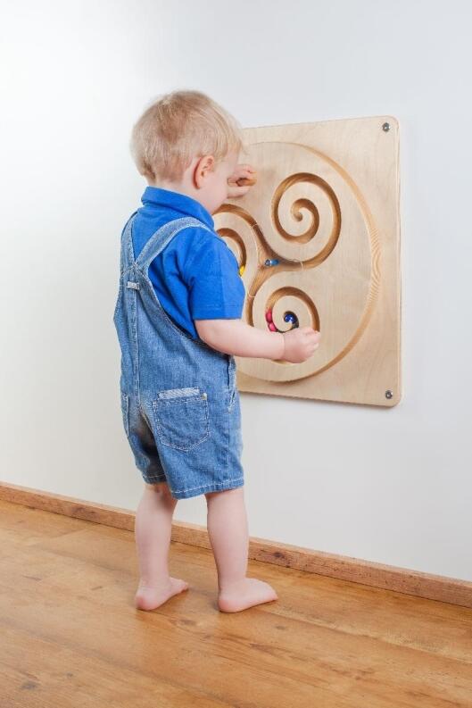 Holzspielzeug - Wandspiel Kugelwirbel - LxBxH 485x485x80mm