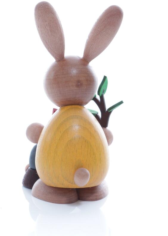 Osterfigur – liebevoll gestalteter Osterhase mit Maulwurf und grünem Zweig – BxHxT ca. 6x12x6 cm -