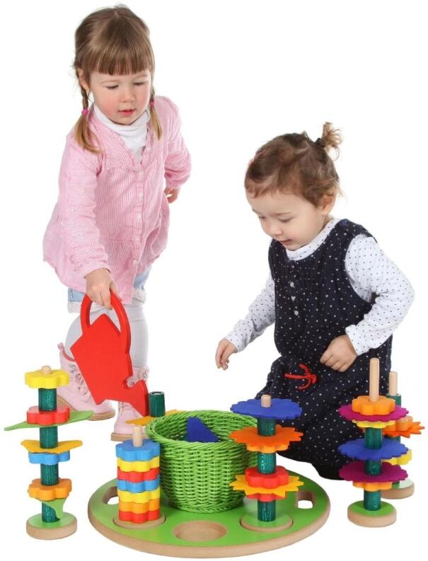 Holzspielzeug - tolles Garten Steckspiel - LxBxH 405x405x150mm