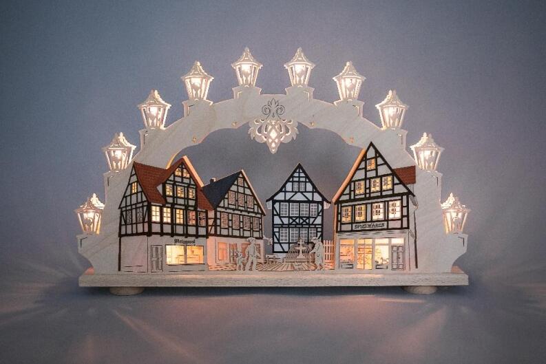 LED Lichterbogen Altstadt mit Fachwerkhäusern und warmen Lichtern aus Holz von Weigla Günter Gläser