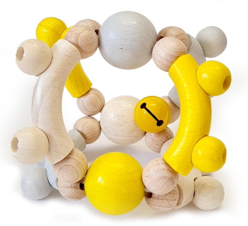 Babyspielzeug – liebevoll gestaltete Rasselkugel mit Glocke gelb – BxHxT 9 x 9 x 9 cm