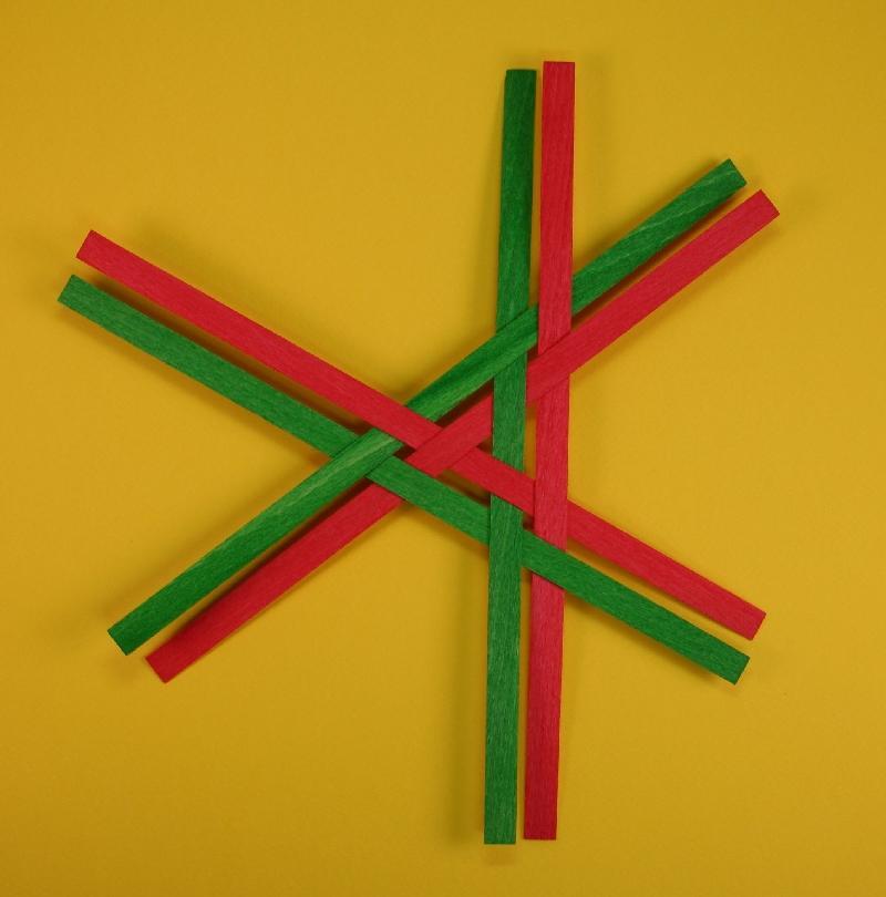 Holzspielzeug - Verschränken von 120 Holzspänen - LxBxH 320x310x33mm